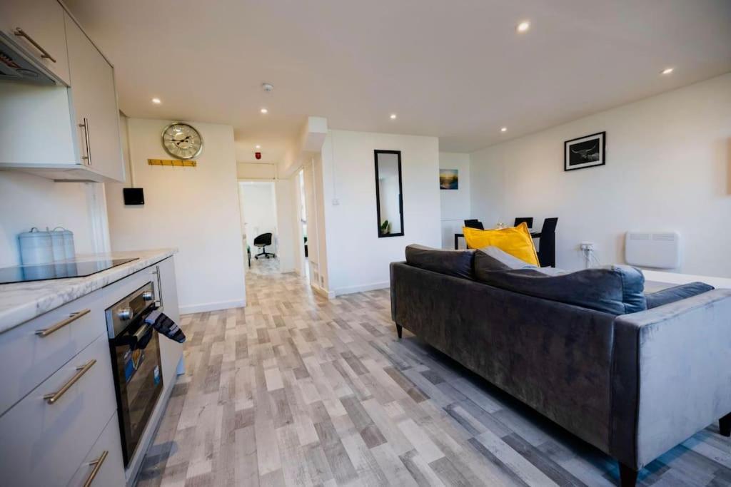 2 Bedrooms -Parking-Very Spacious-Wifi London Exteriör bild
